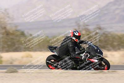 media/Dec-01-2025-Moto Forza (Mon) [[2daa91e15f]]/2-Intermediate Group/Session 3 (Turn 7 Inside Pans)/